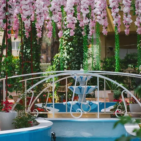 Hotel Mali I Robit Golem (Tirana)