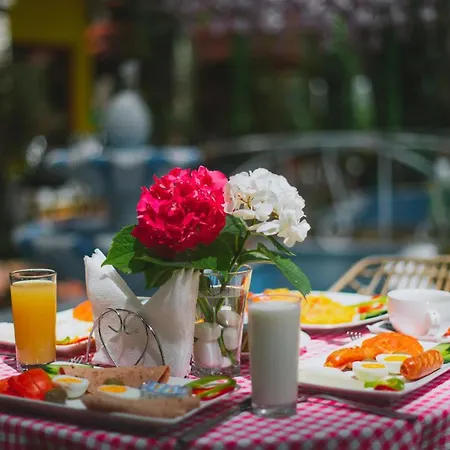 Mali I Robit * Golem (Tirana)