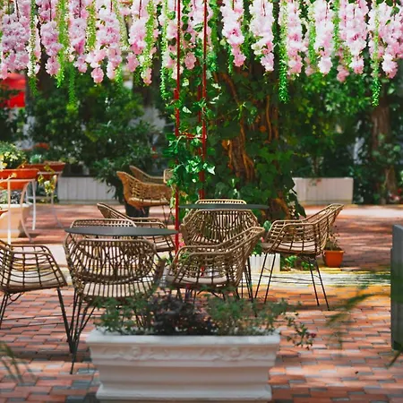 Hotel Mali I Robit Golem (Tirana)